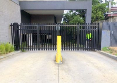 Bayswater Basement Carpark – Bi-fold Garage Doors