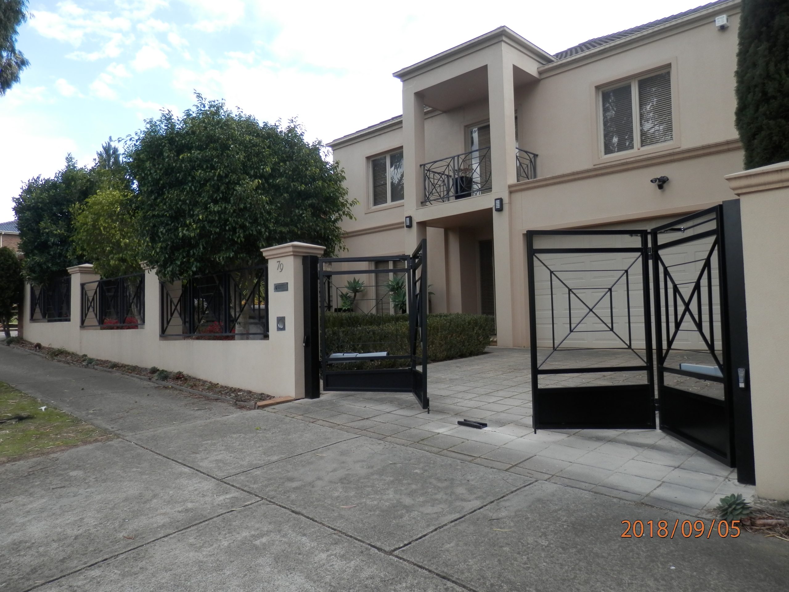 The Motorised Gate Company Melbourne Motorised Gate Company- Bi-fold gates