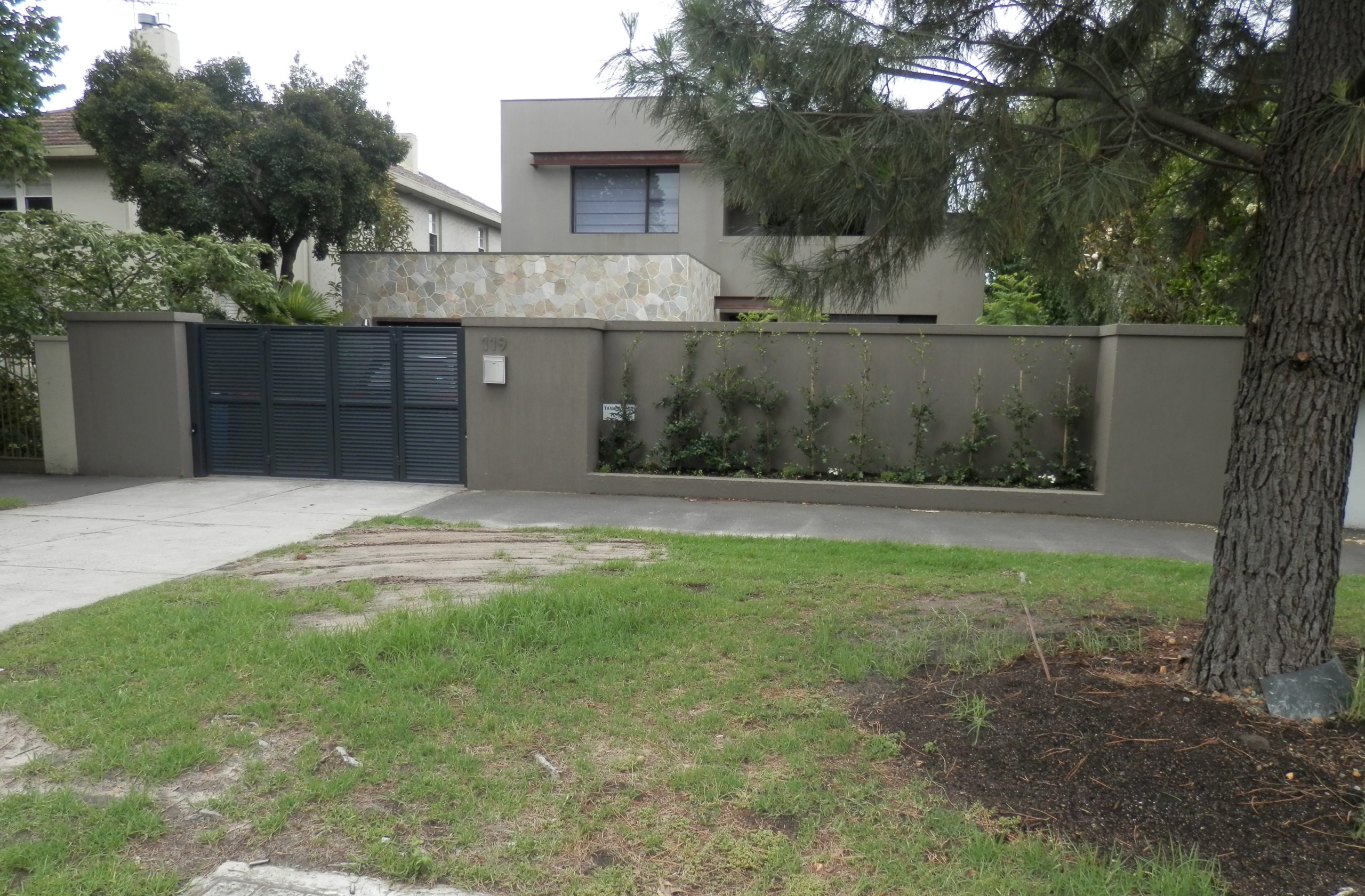 Brighton Trackless Bi-Fold Gates