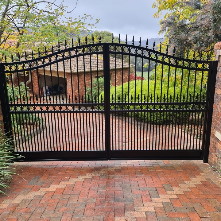 The Motorised Gate Company Melbourne Motorised Gate Company- Bi-fold gates