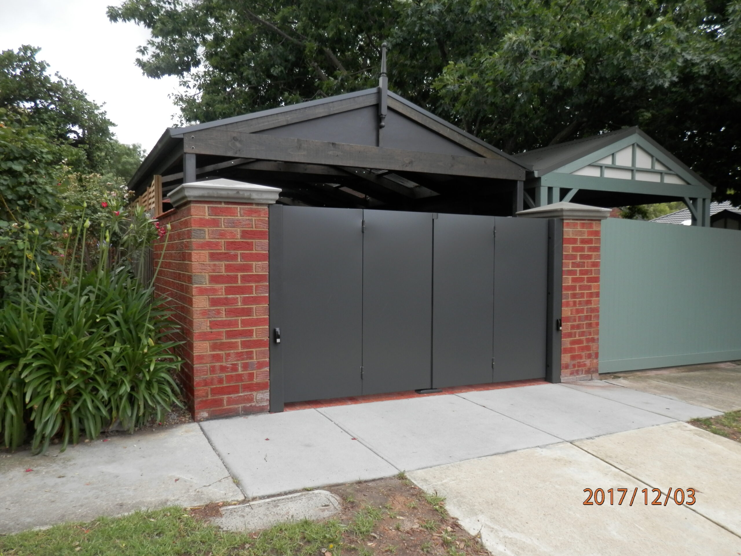 The Motorised Gate Company Hawthorn East Trackless Bi-Fold Swing Gates