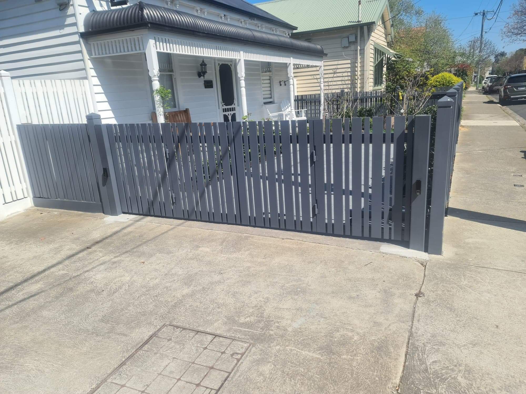The Motorised Gate Company Hawthorn East Trackless Bi-Fold Swing Gates