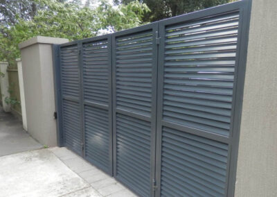 Bi-folding gates for small driveways Melbourne