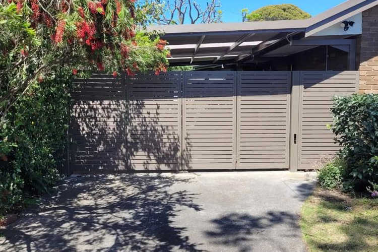 secure bi-fold gates melbourne secure bi-fold gates melbourne