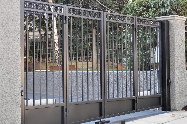 Southeast Melbourne Bi Fold Gate Builders1 Southeast Melbourne Bi Fold Gate Builders