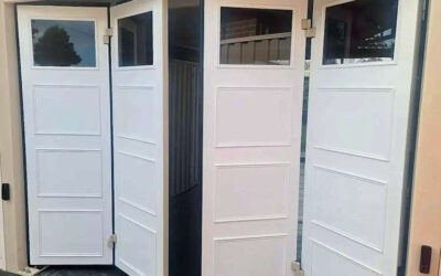 Folding gates for driveways